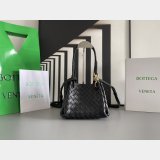 Top Quality BOTTEGA VENETA parachute Andiamo small size 796569