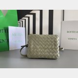Top Quality BOTTEGA VENETA parachute Andiamo small size 796569